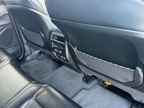 Used 2023 Jeep Grand Cherokee Limited w/ Black Appearance Package image 14