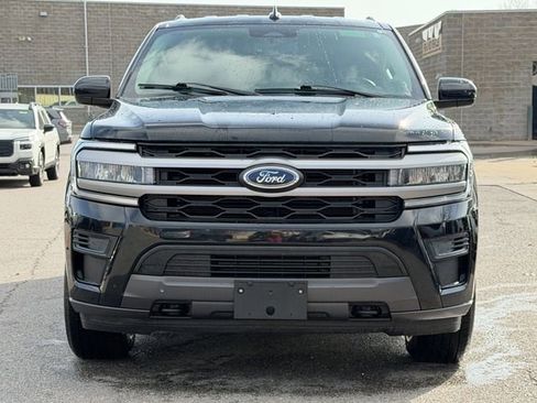 Used 2023 Ford Expedition Max XLT image 8