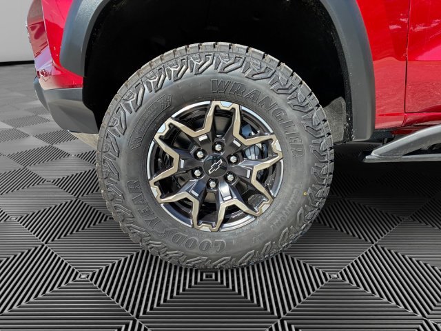 New 2026 Chevrolet Colorado ZR2 w/ Technology Package AWD/4WD image 9