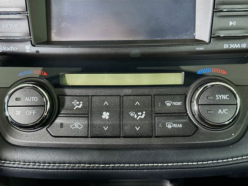 Used 2018 Toyota RAV4 XLE image 23