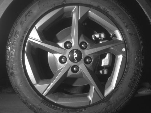 Used 2025 Kia K4 LXS image 13