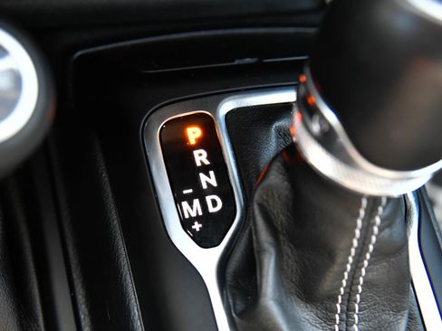 Used 2023 Jeep Wrangler Unlimited Sahara w/ Cold Weather Group AWD/4WD image 32