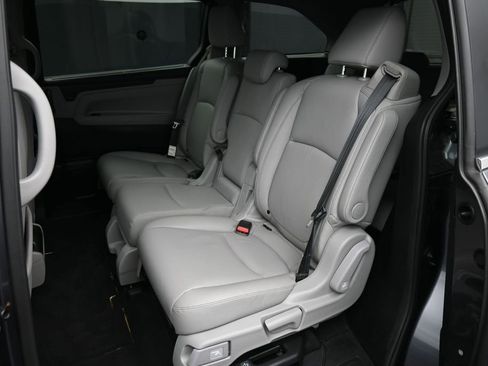 Certified 2024 Honda Odyssey EX-L image 22
