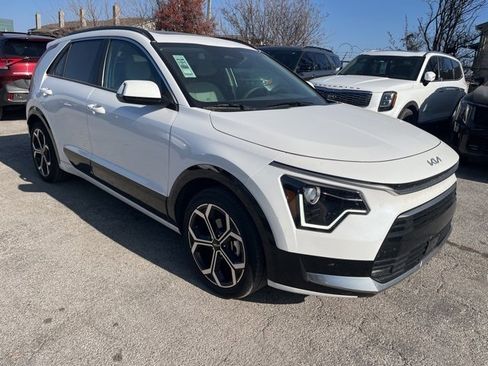 Used 2025 Kia Niro EX Touring image 1