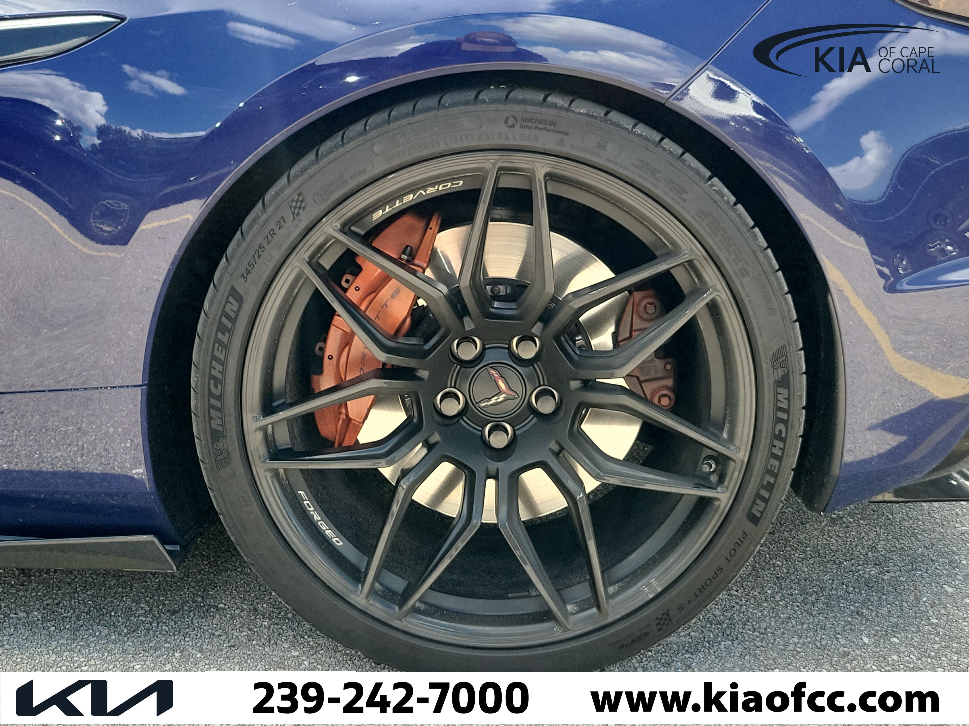 Used 2025 Chevrolet Corvette Z06 RWD image 8