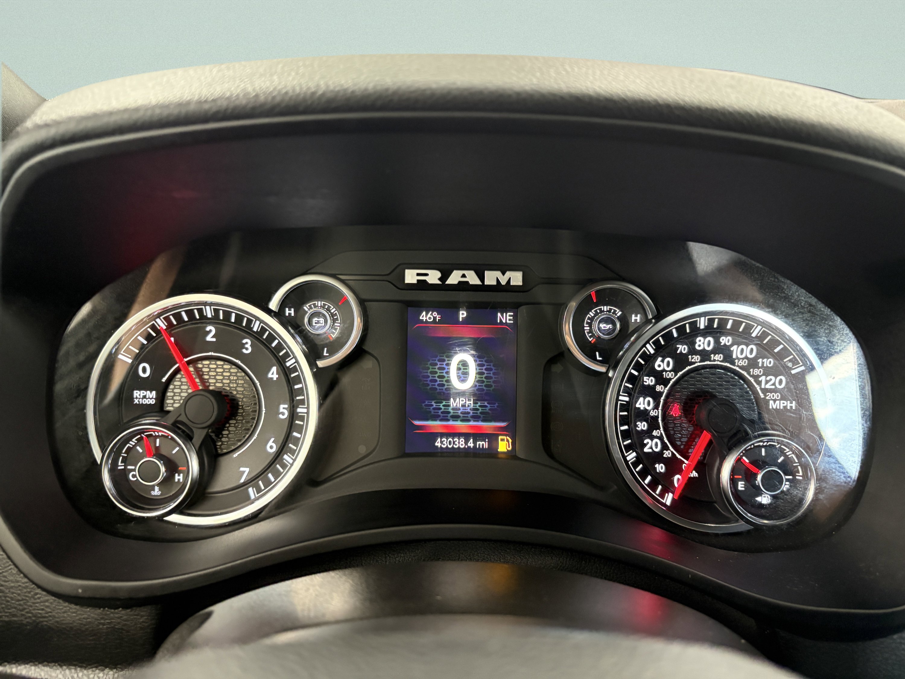 Used 2024 RAM 2500 Big Horn AWD/4WD image 32
