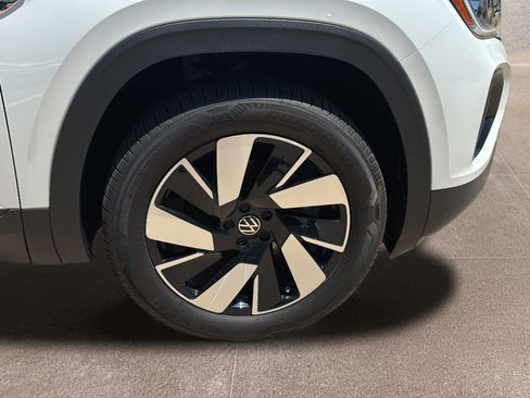 New 2026 Volkswagen Atlas Cross Sport SE AWD/4WD image 9