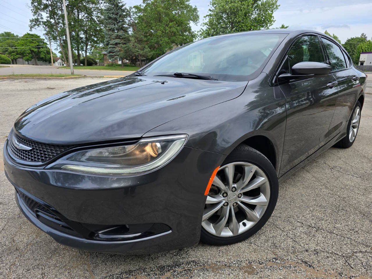 Used 2015 Chrysler 200 S FWD image 1