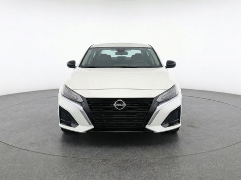 Used 2025 Nissan Altima 2.5 SV image 2