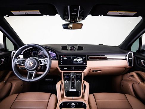 Certified 2023 Porsche Cayenne Platinum Edition AWD/4WD image 25