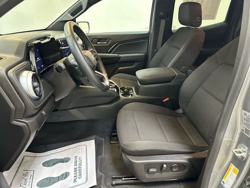 Used 2024 Chevrolet Colorado LT w/ LT Convenience Package II image 4