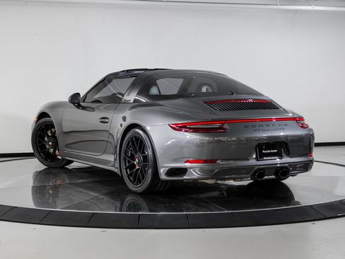 Certified 2018 Porsche 911 Targa 4 GTS image 3