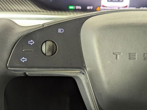 Used 2022 Tesla Model X Plaid image 39