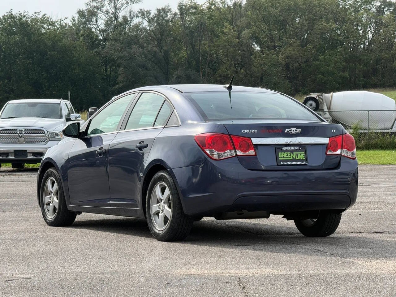 Used 2014 Chevrolet Cruze LT FWD image 2