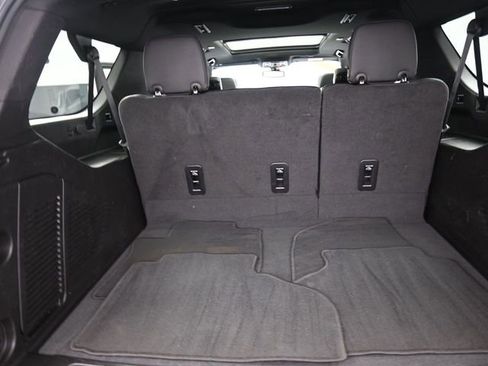 Used 2022 GMC Yukon XL SLT w/ SLT Premium Package image 28