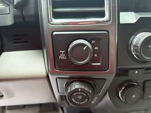 Used 2017 Ford F150 XLT w/ Equipment Group 302A Luxury AWD/4WD image 13