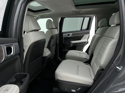 Used 2025 Hyundai Santa Fe Calligraphy image 16