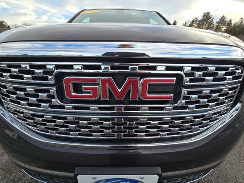 Used 2019 GMC Acadia Denali w/ LPO, Cargo Package image 31