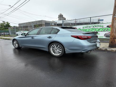 Used 2018 INFINITI Q50 Luxe w/ Essential Package (3.0T Luxe) AWD/4WD image 4