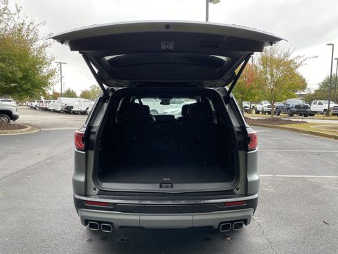 Used 2024 GMC Acadia Elevation image 11
