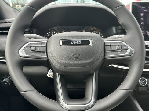 New 2026 Jeep Compass Latitude image 22