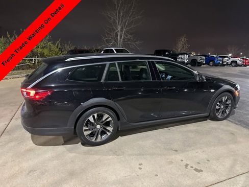 Used 2019 Buick Regal Essence w/ Driver Confidence Package I image 3
