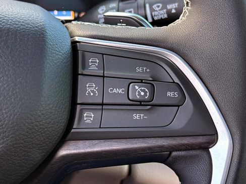 New 2025 Jeep Grand Cherokee Limited image 14