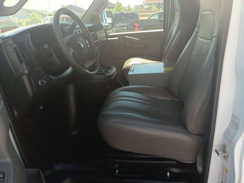 Used 2024 Chevrolet Express 3500 Extended w/ Driver Convenience Package RWD image 9