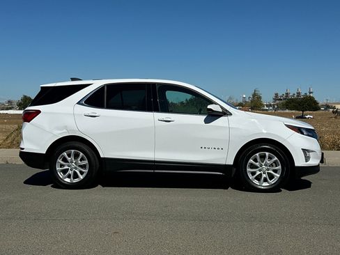 Used 2019 Chevrolet Equinox LT image 3