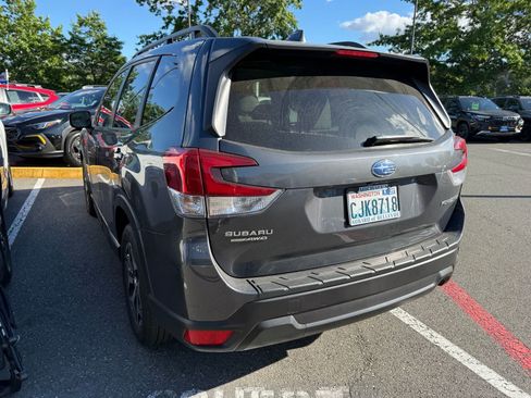 Used 2023 Subaru Forester Premium AWD/4WD image 2