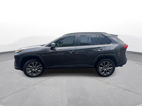 Used 2022 Toyota RAV4 XLE Premium FWD image 9