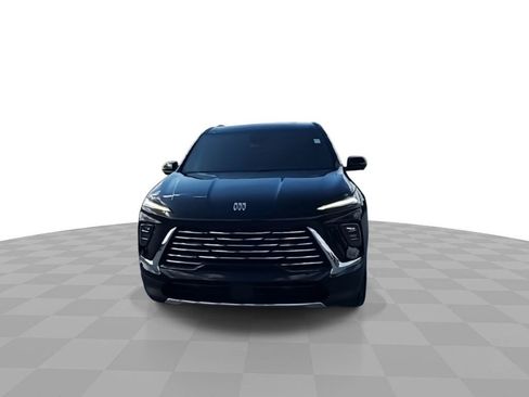 Used 2025 Buick Enclave Preferred image 3