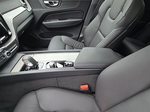 Certified 2025 Volvo XC60 B5 Plus image 12