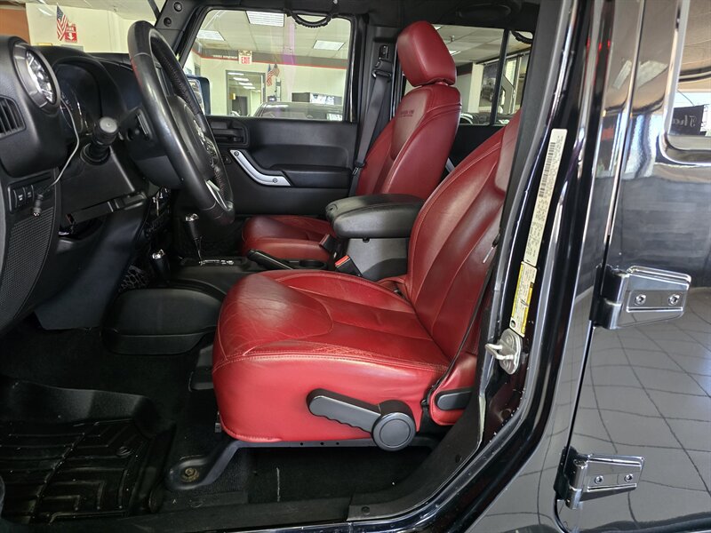 Used 2013 Jeep Wrangler Unlimited Rubicon AWD/4WD image 10