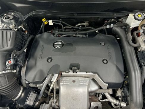 Used 2019 Chevrolet Equinox LT FWD image 24