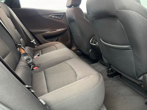 Used 2023 Chevrolet Malibu LT image 34