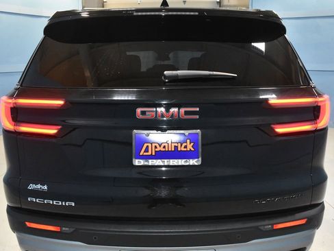 Used 2025 GMC Acadia Elevation image 26