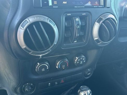 Used 2012 Jeep Wrangler Unlimited Sport AWD/4WD image 28