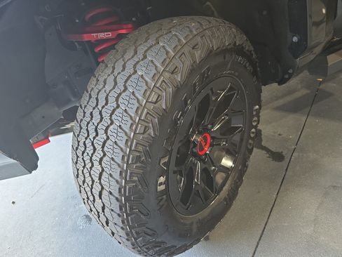 Used 2025 Toyota Tacoma TRD Pro AWD/4WD image 31