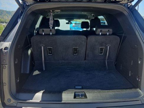 Used 2023 Chevrolet Traverse LT FWD image 25