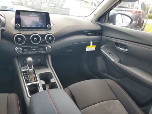New 2025 Nissan Sentra SR w/ Midnight Edition image 14