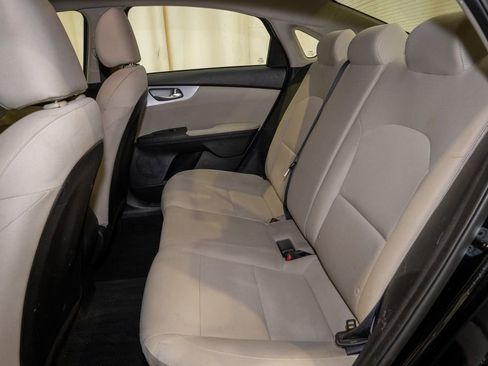 Used 2023 Kia Forte LXS w/ LXS Technology Package image 7