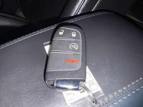 Used 2024 Jeep Compass Limited image 14