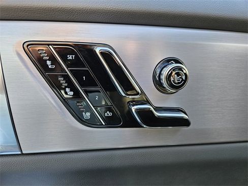 New 2026 Cadillac Vistiq Sport image 9