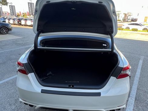 Used 2021 Toyota Camry XSE image 7
