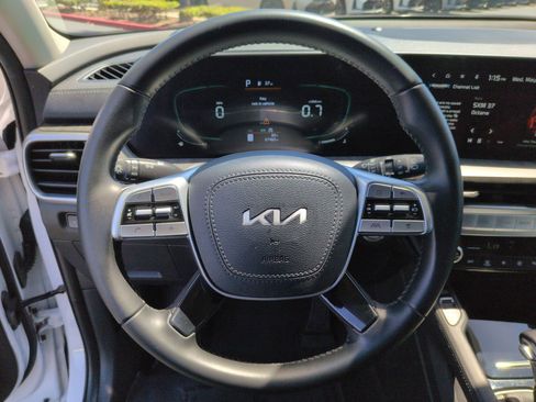 Used 2023 Kia Telluride EX FWD image 18