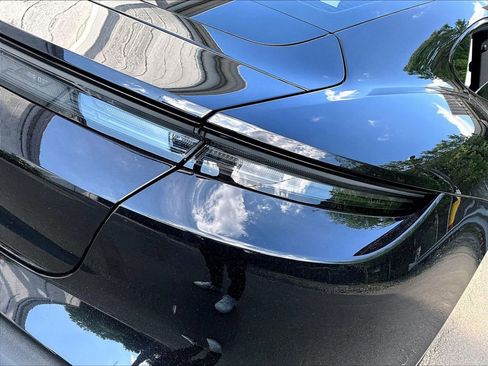 Certified 2025 Porsche Taycan 4S AWD/4WD image 31