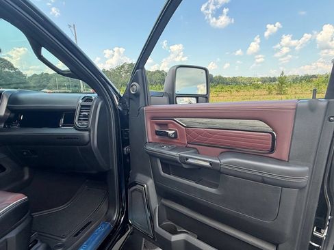 Used 2025 RAM 2500 Limited AWD/4WD image 22