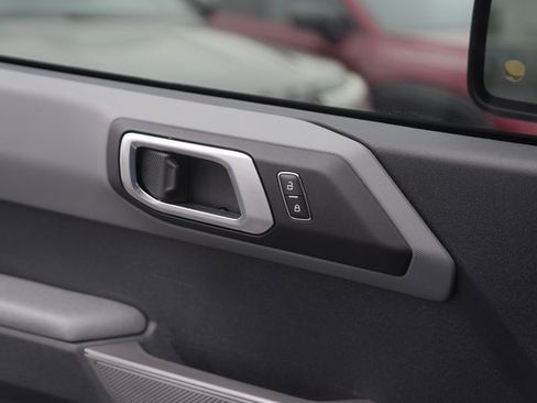 Used 2022 Ford Bronco Black Diamond w/ Sasquatch Package image 28