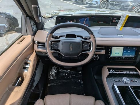 New 2026 Lincoln Navigator Black Label AWD/4WD image 18